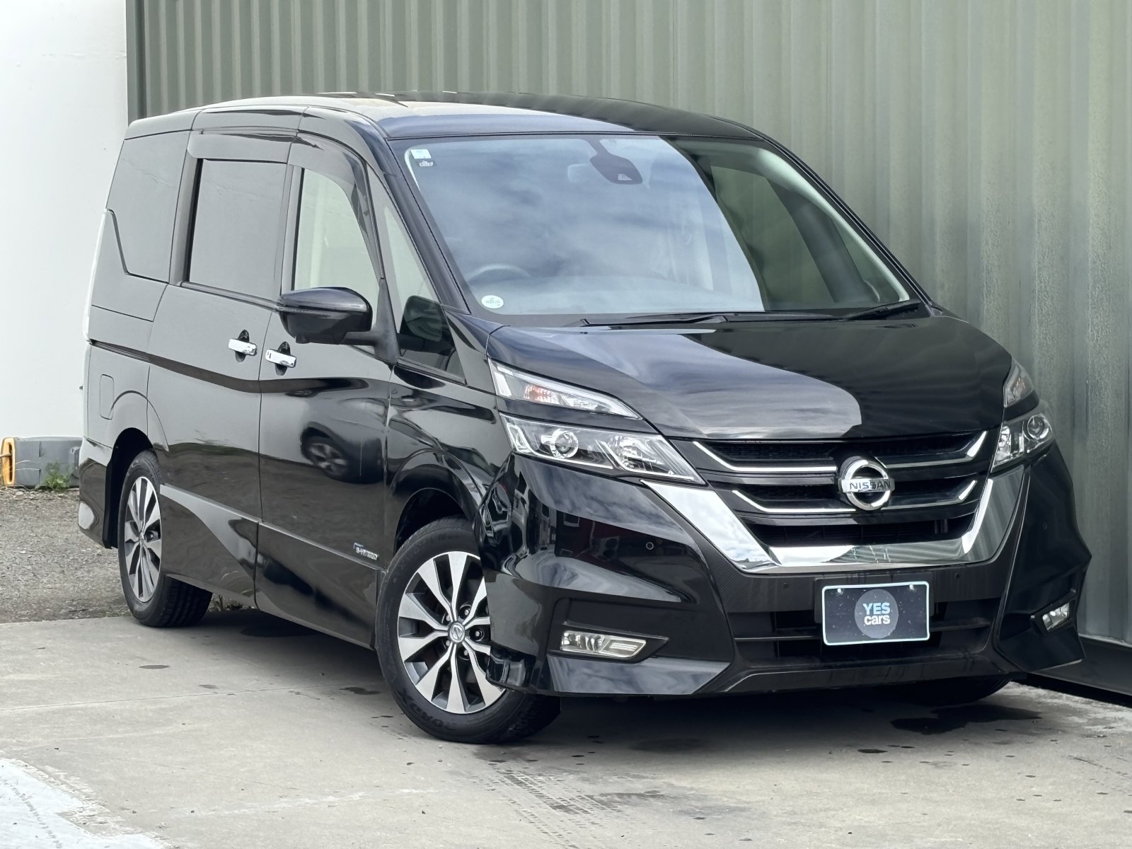 2017 NISSAN SERENA Hybrid 8 Seat Highway Star