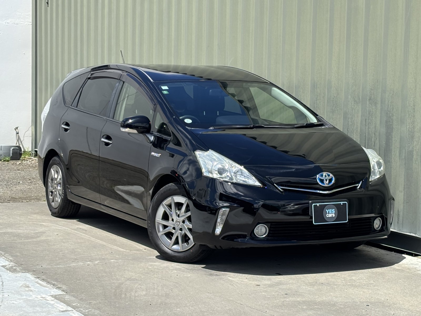2014 TOYOTA PRIUS Alpha Hybrid S Tune Black
