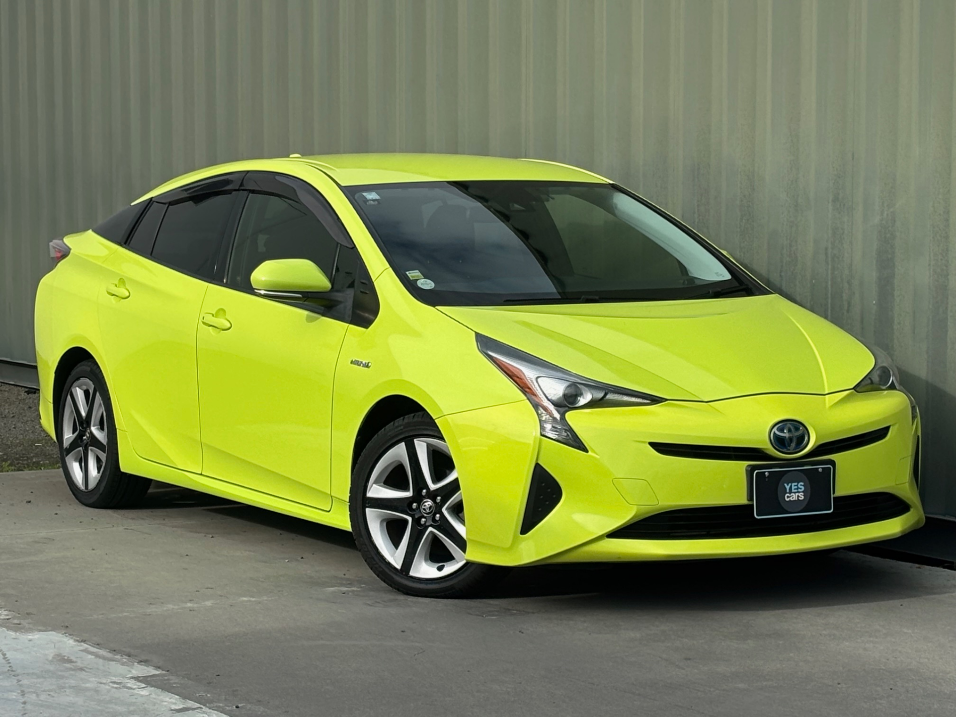 2017 TOYOTA PRIUS Hybrid S Touring Leather Safety Sensing