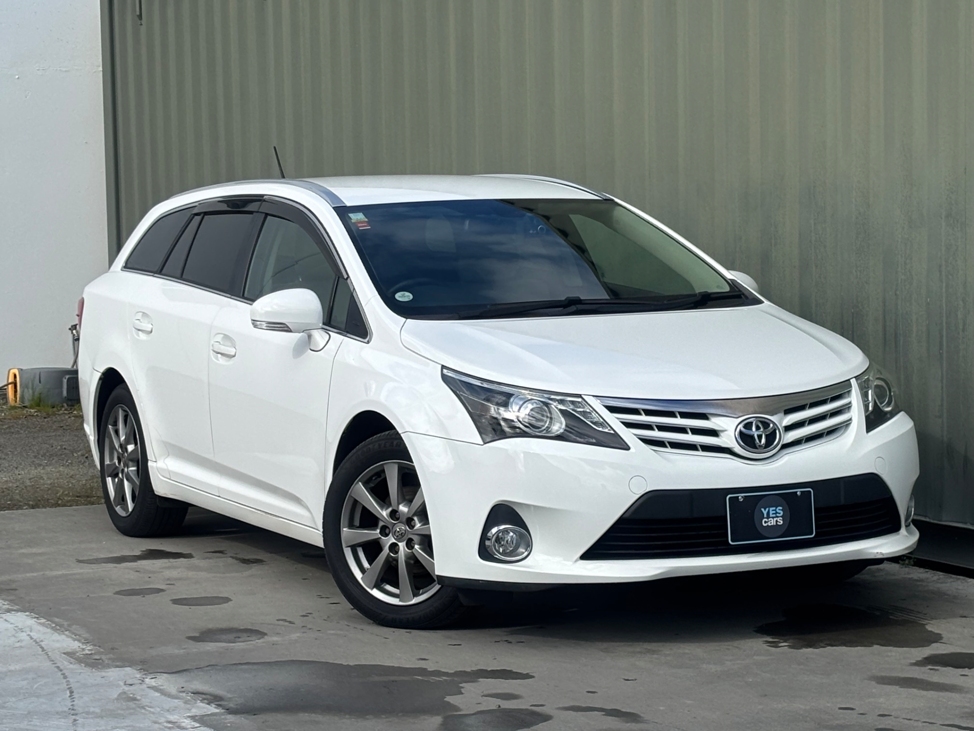 2013 TOYOTA AVENSIS LI