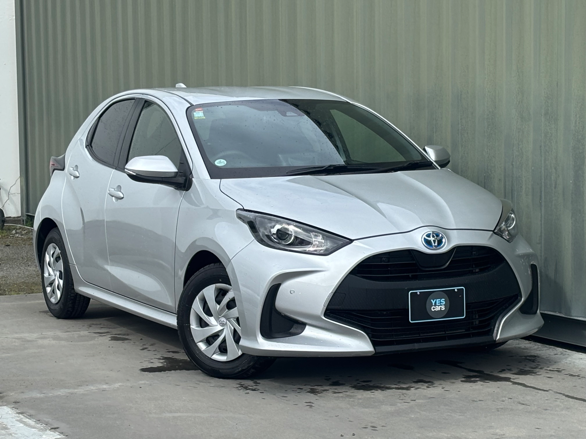 2021 TOYOTA YARIS Hybrid X Push Start