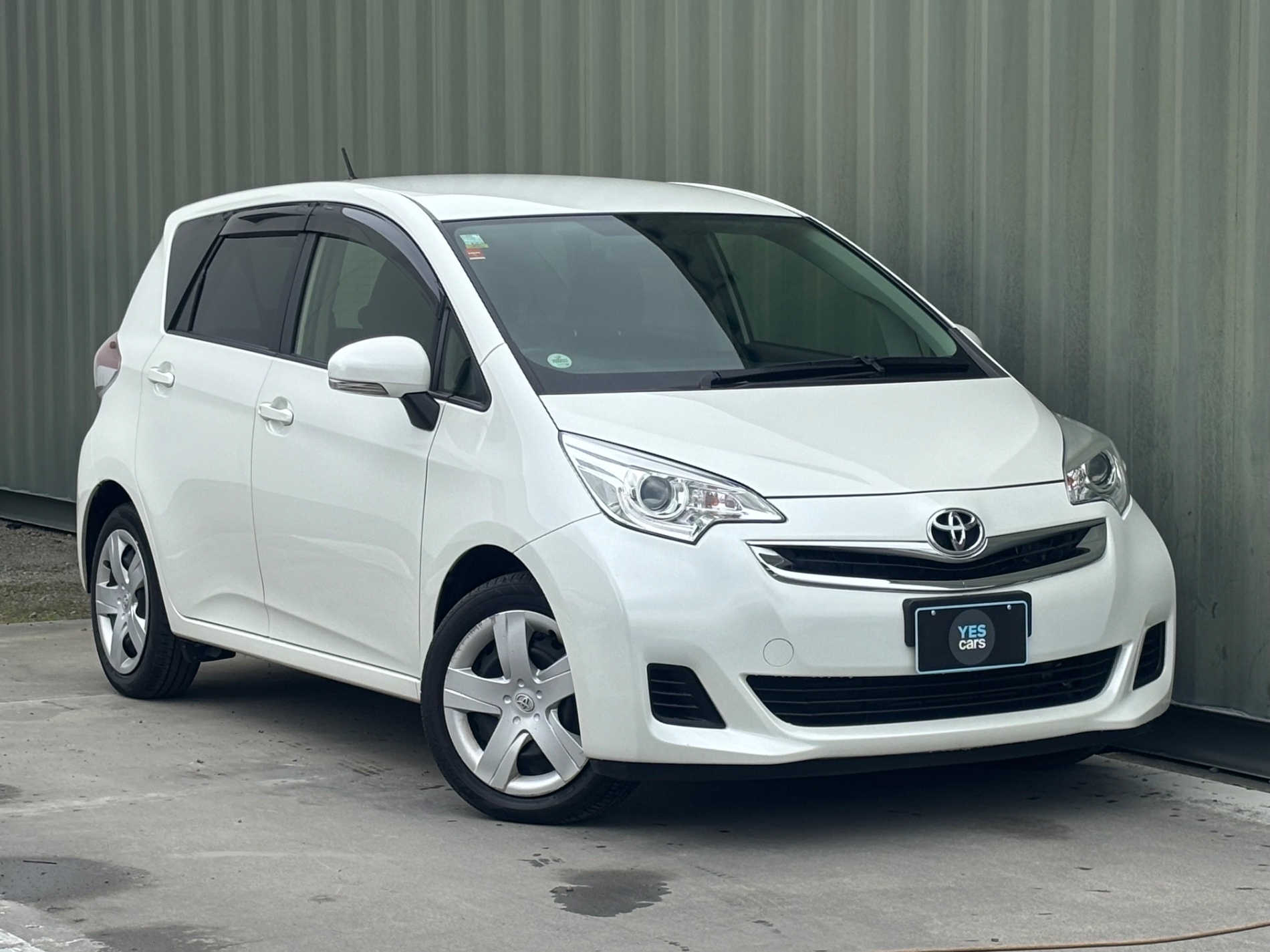 2015 TOYOTA RACTIS 1.5G Push Start